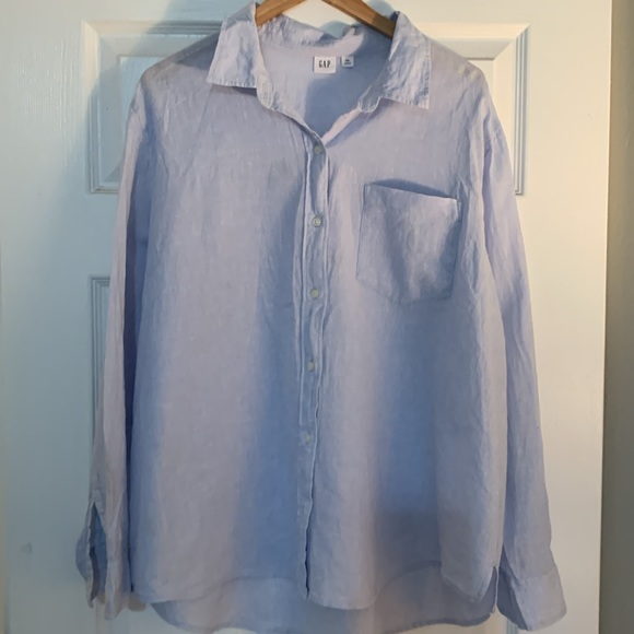GAP Tops - GAP long sleeve button up dress shirt